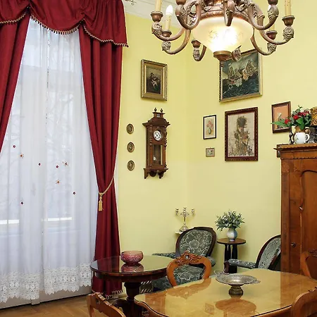 Jozsef Korut 3*